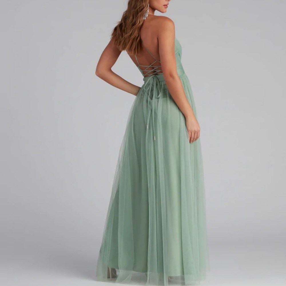 Windsor green saylor formal/ prom dress size 12, perfect for weddings or prom - Picture 3 of 3